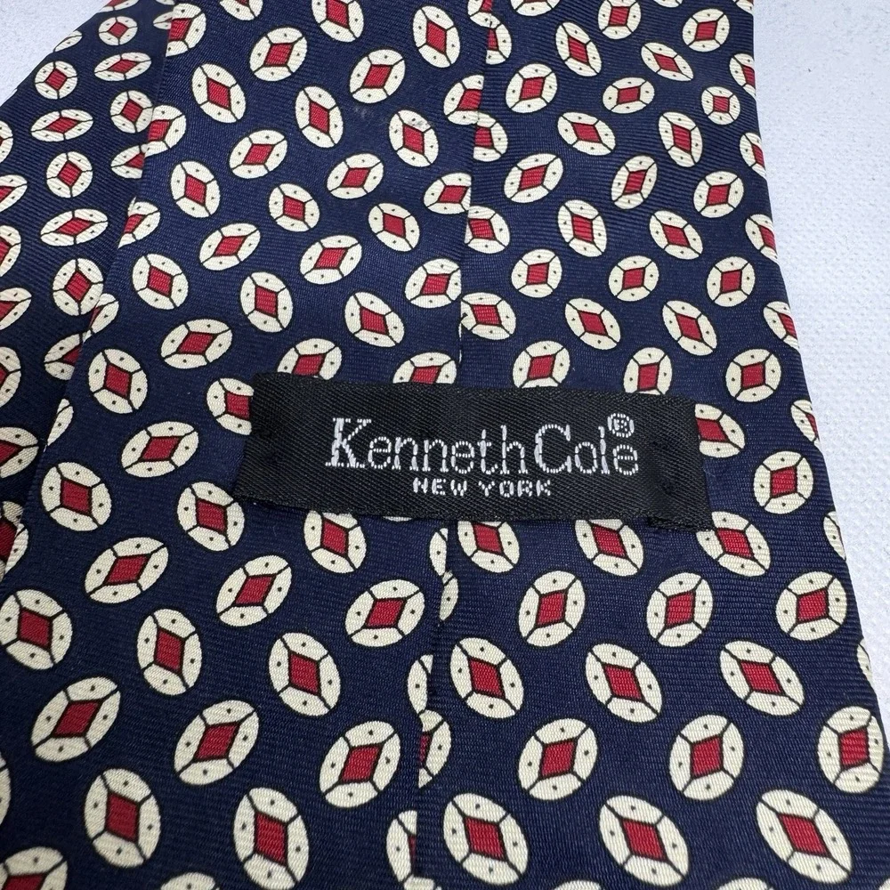 VTG Kenneth Cole 100% Imported Silk Men's Necktie Navy and Red Geometric Pattern